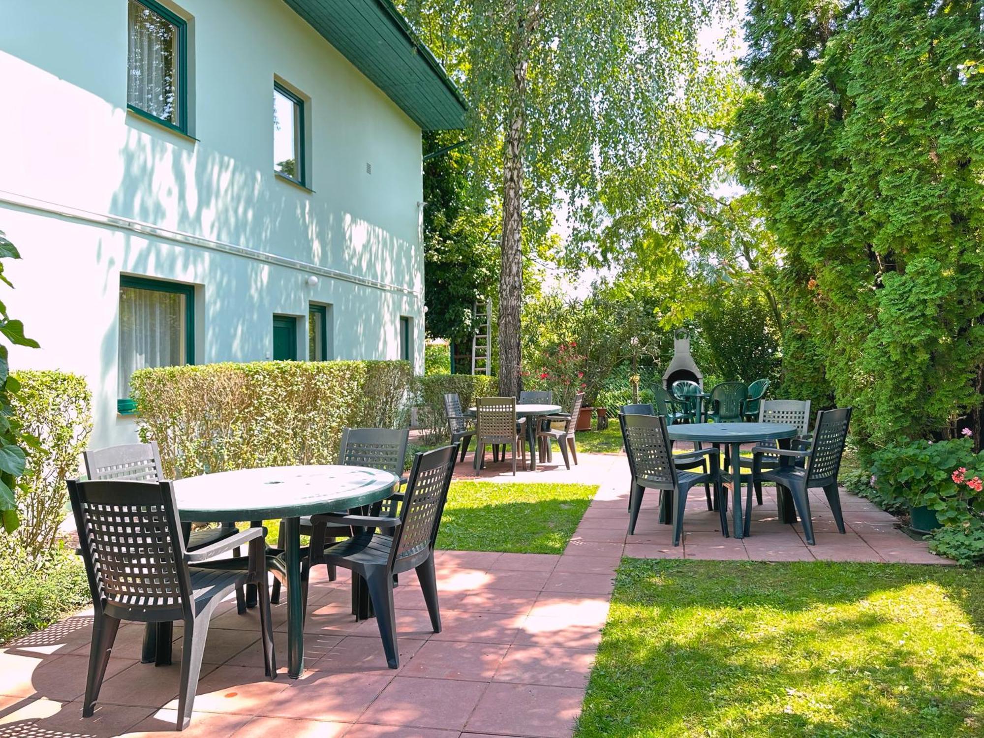 Írisz Panzió Hotel Budapeste Exterior foto